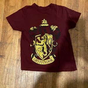 Gryffindor shirt size XS girls.